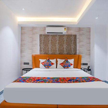 Fabhotel Prime Cloud 5 Studios ไฮเดอราบัด ภายนอก รูปภาพ