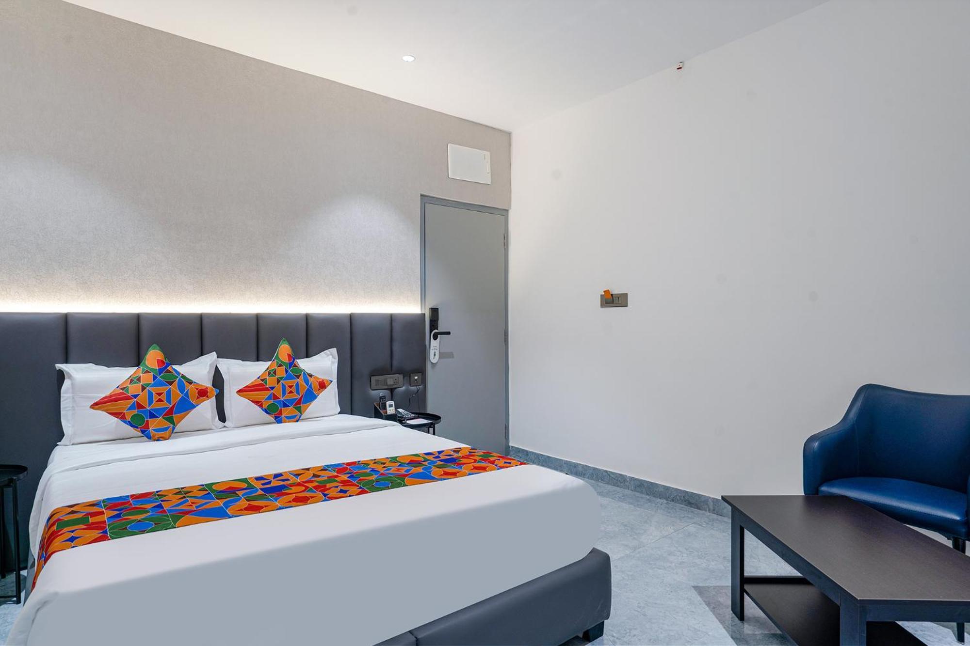 Fabhotel Prime Cloud 5 Studios ไฮเดอราบัด ภายนอก รูปภาพ