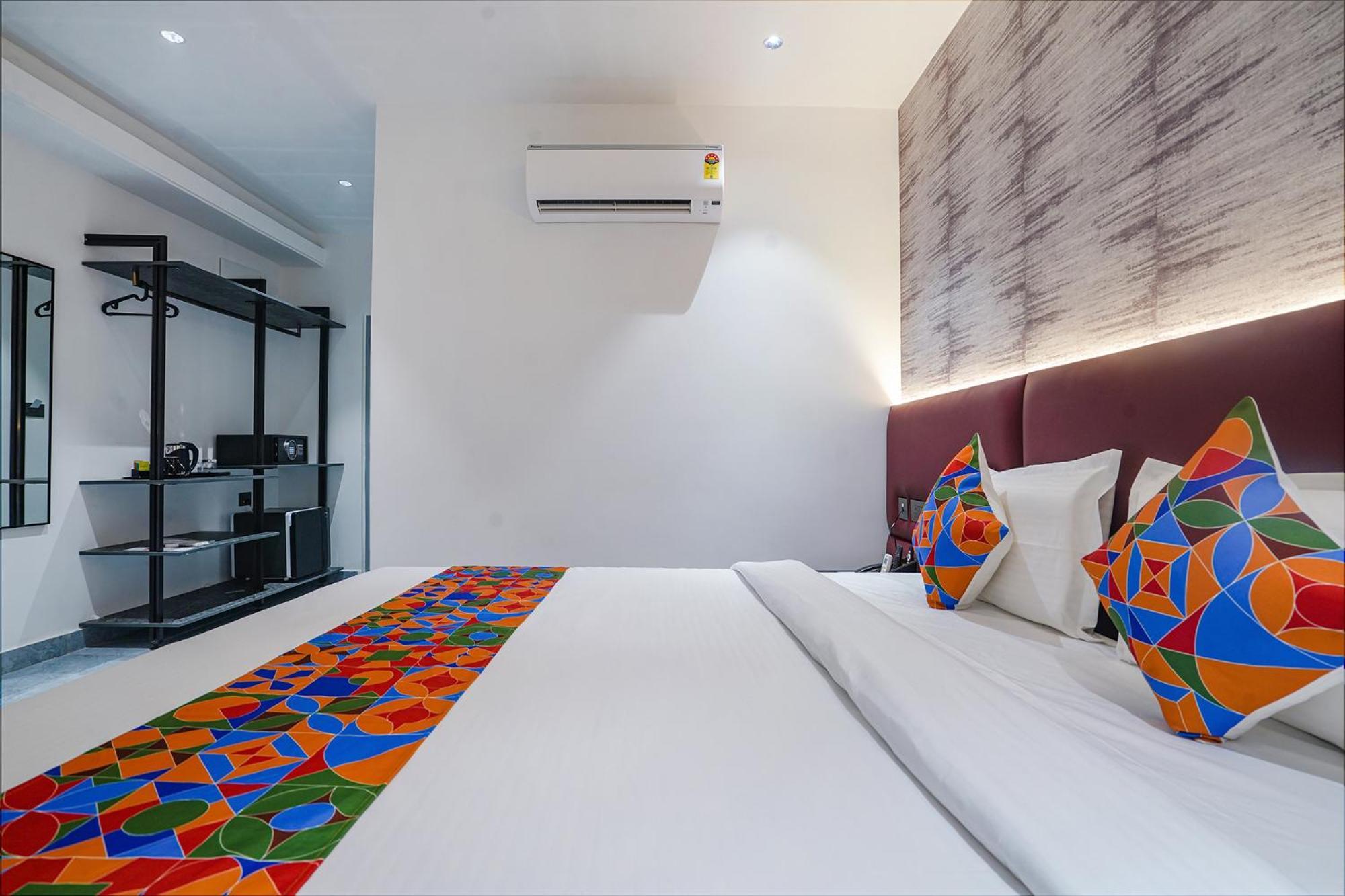 Fabhotel Prime Cloud 5 Studios ไฮเดอราบัด ภายนอก รูปภาพ