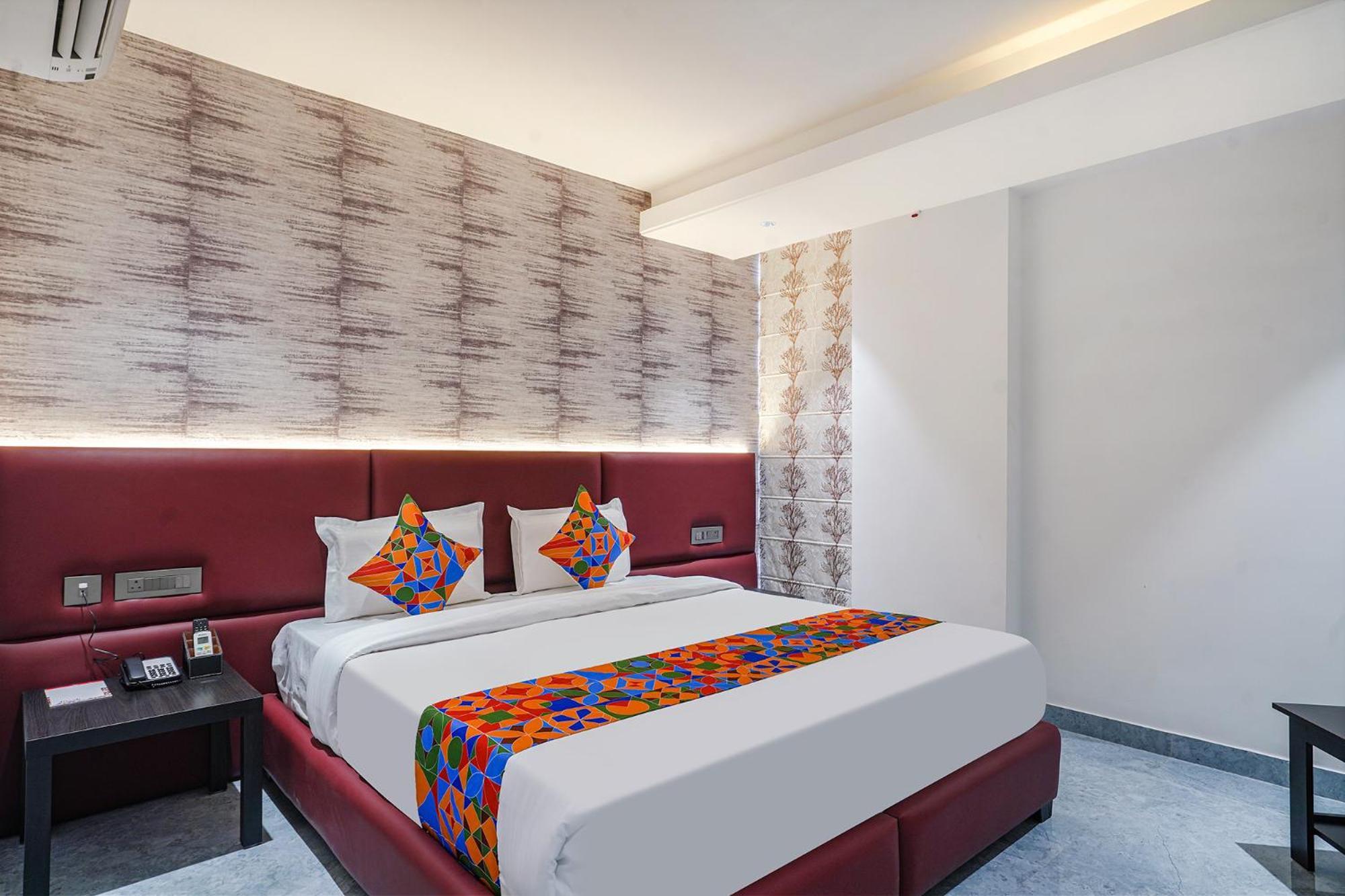 Fabhotel Prime Cloud 5 Studios ไฮเดอราบัด ภายนอก รูปภาพ