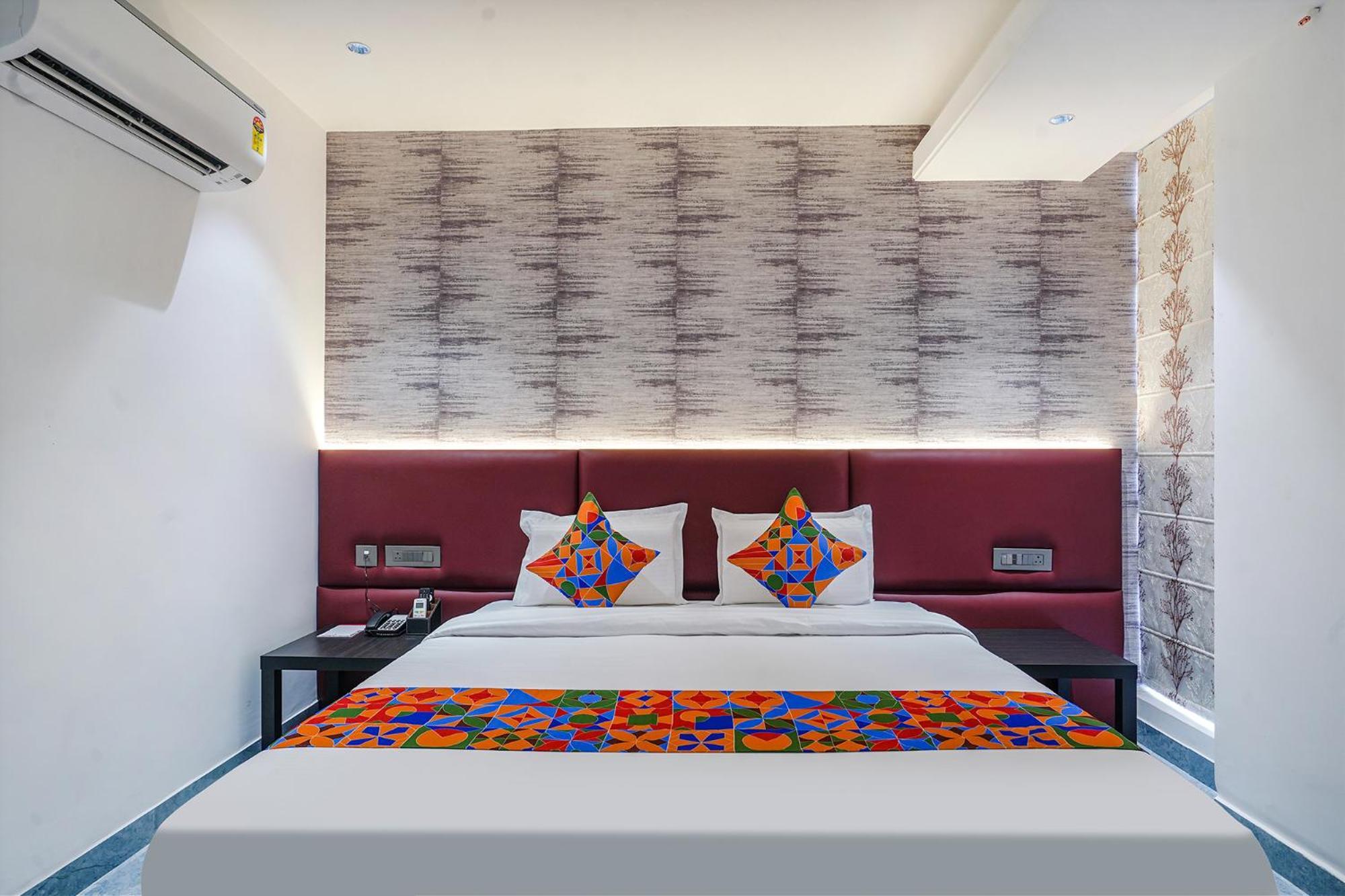 Fabhotel Prime Cloud 5 Studios ไฮเดอราบัด ภายนอก รูปภาพ